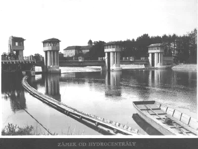 Zámek od hydrocentrály