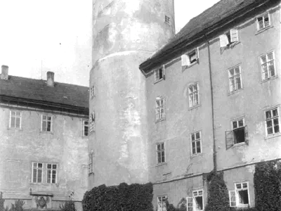 Zámecké nádvoří