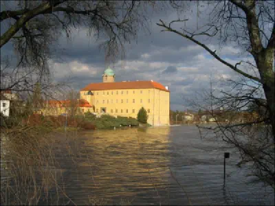 Poděbradský zámek při povodních v roce 2006 – fotka 4